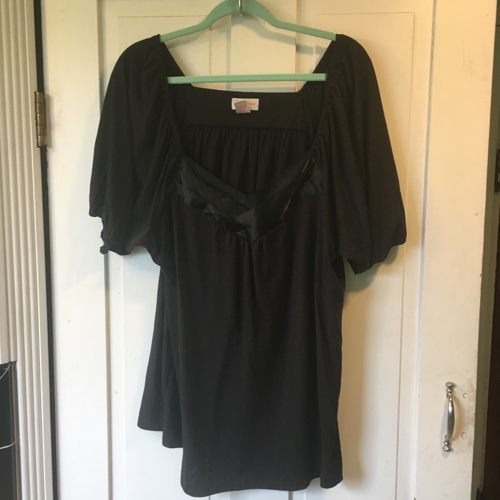 👛 2x Duck Head Black Blouse
